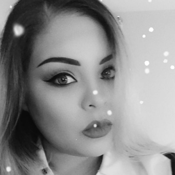 Meet your poshmark, Genesis - Picture 1 of 1